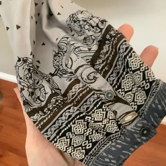 CREAM Blouse. Long Sleeve Blouse. Boho grey neutral pattern - Picture 5 of 10